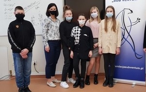 Uczniowie na zajęciach nawigacyjnych