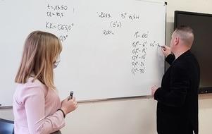 Uczniowie na zajęciach nawigacyjnych