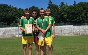 Zawodnicy na podium 