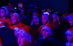 Na zdjęciu przedszkolaki na widowni