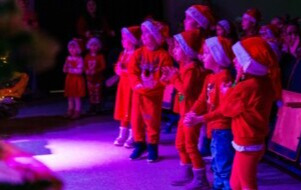 Na zdjęciu przedszkolaki na widowni