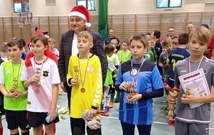 Podsumowanie X Halowego Turnieju Piłki Nożnej &bdquo;Mikołajki &ndash; Kobylnica 2021"
