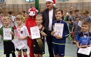 Podsumowanie X Halowego Turnieju Piłki Nożnej &bdquo;Mikołajki &ndash; Kobylnica 2021"