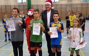 Podsumowanie X Halowego Turnieju Piłki Nożnej &bdquo;Mikołajki &ndash; Kobylnica 2021"