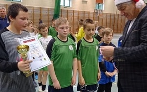 Podsumowanie X Halowego Turnieju Piłki Nożnej &bdquo;Mikołajki &ndash; Kobylnica 2021"
