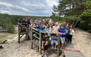 Koloniści na ścieżce edukacyjnej w Orzechowie