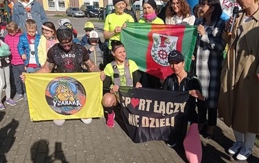zawodnicy i kibice