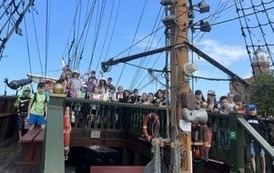 Koloniści na statku Unikus w Ustce