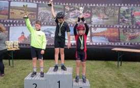 Zdjęcie na podium zawod&oacute;w MTB w Lubuniu