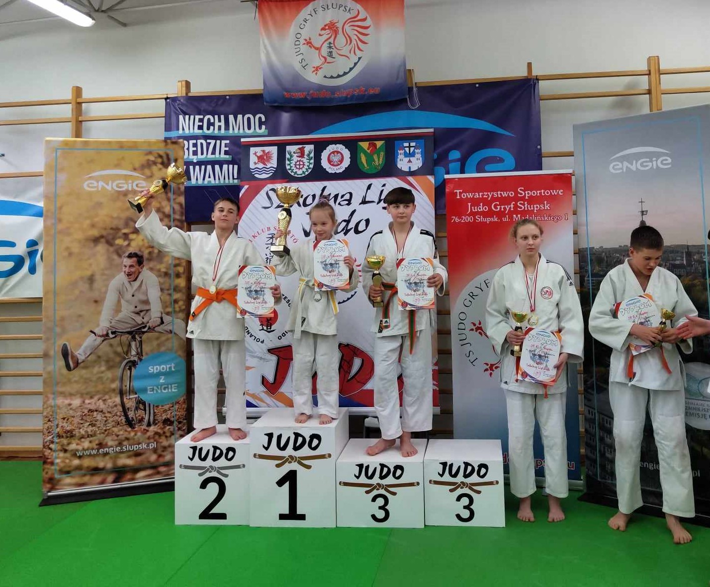 Engie_Cup24-puchary_dal_najlepszych_szk&oacute;ł_(003)