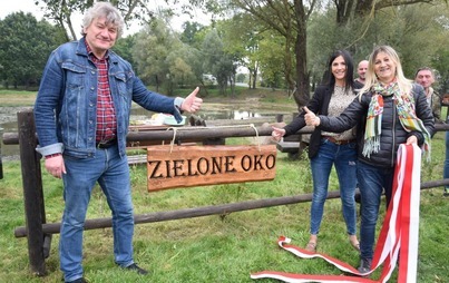 Zdjęcie do Staw znajdujący się w centrum Reblina ma swoją oficjalną nazwę 