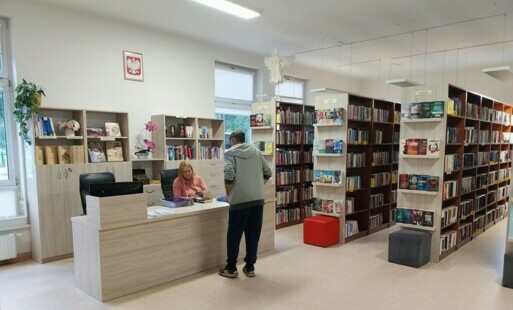 Zdjęcie do Czytelnia biblioteki w Kobylnicy po udanej metamorfozie