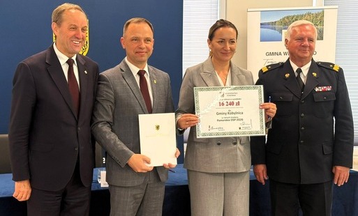 Zdjęcie do Dotacja na zakup sprzętu dla strażak&oacute;w OSP Gminy Kobylnica